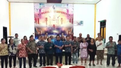 Meriahkan HUT Ke-14, Ketua DPD Partai NasDem Kabupaten Kepulauan Talaud, Drs. Moktar Arunde Parapaga, SH Menyerahkan Bantuan Ke Lansia Dan Disabilitas 3 IMG 20251111 101350